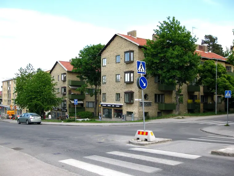 Ljus tvåa högst upp – Barrstigen 41