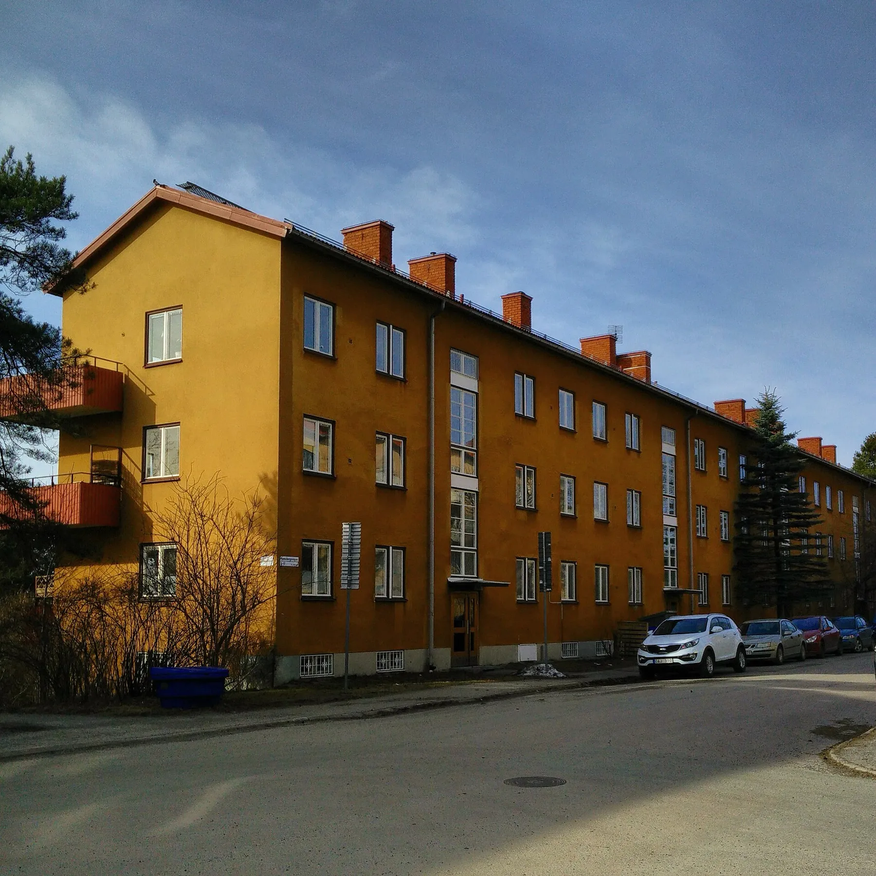 Välplanerad trea högst upp – Hunnebergsvägen 10